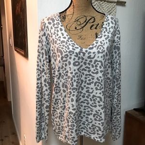 Leopard print long sleeve top sweater